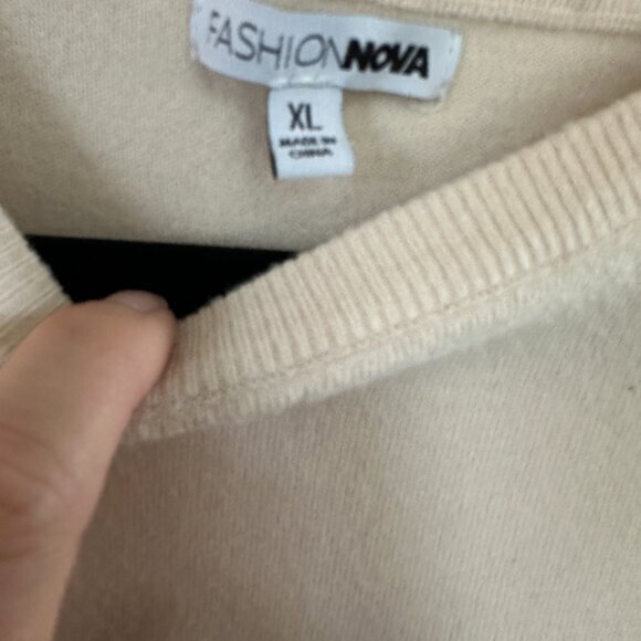Fashion Nova Cream Sweater Size X-Large - Picture 3 of 8